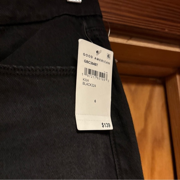 Good American Good Boy Straight Cropped Jean New Black 6/28 - Picture 2 of 5